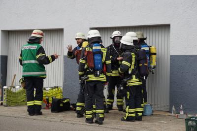 Gebaeudebrand in Dettenhausen sorgt fuer Grosseinsatz der Feuerwehr -6 Personen muessen andersweitig untergebracht werden.